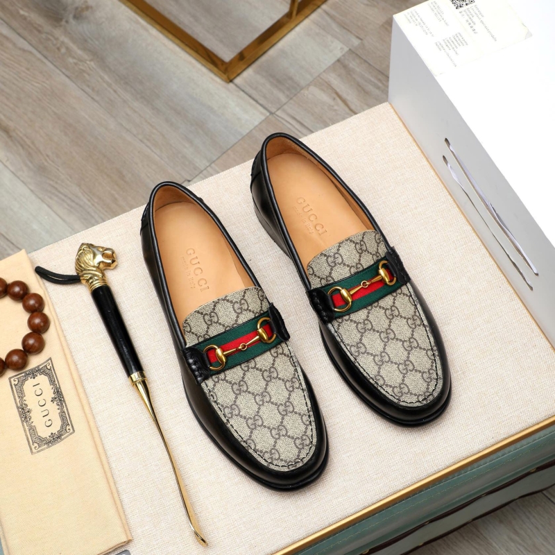 G*u*i leather shoes